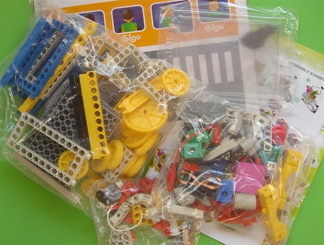 Construction toys with electricity and magnetism Construction toys with electricity and magnetism