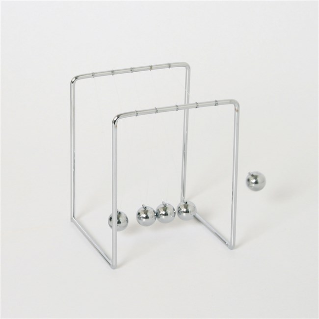Swinging balls - Newton's Cradle (medium size)